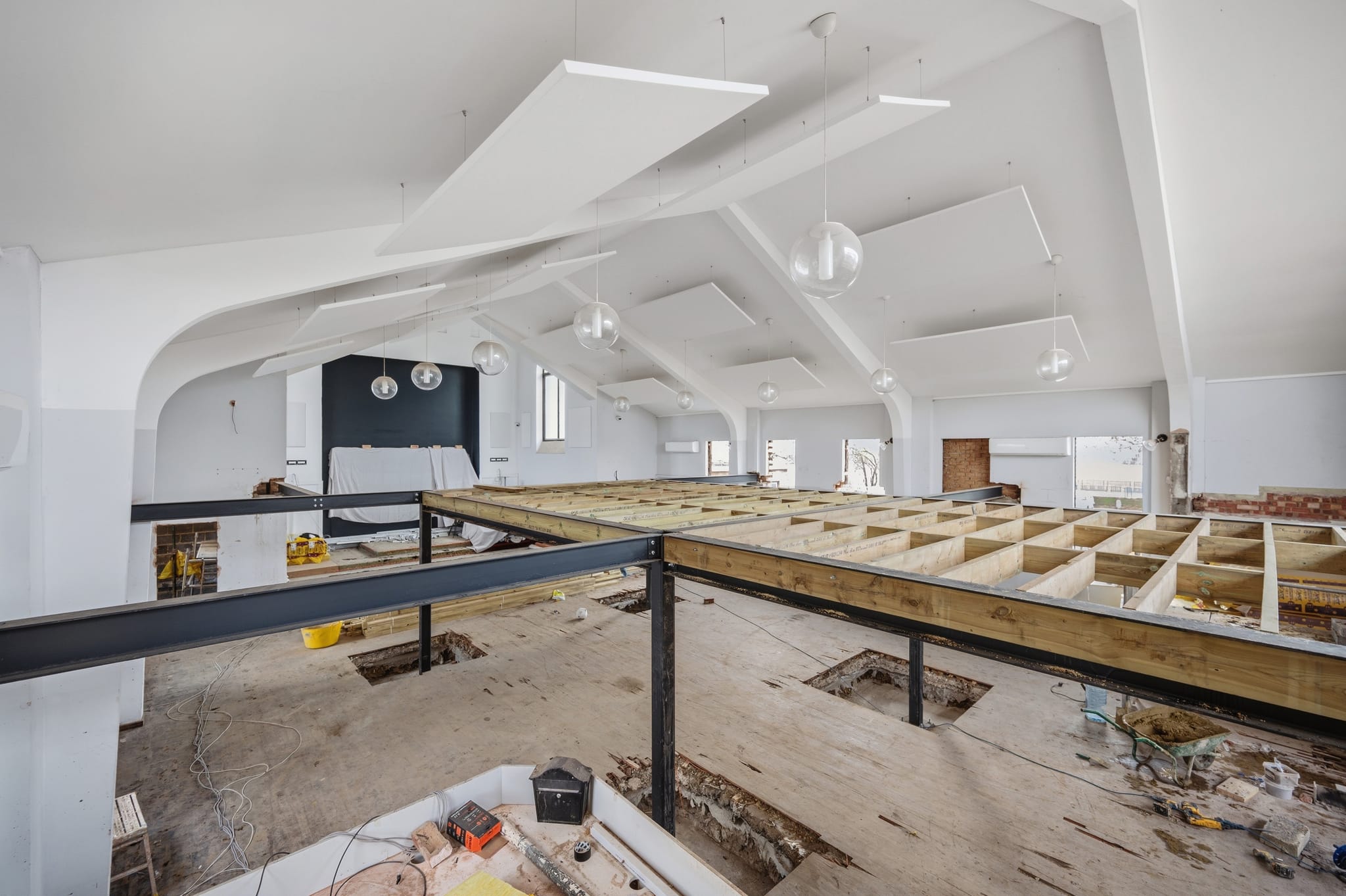 Internal structural remodelling and reconfiguration